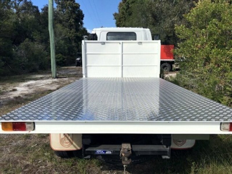 1996 ISUZU NPR300 4x4
