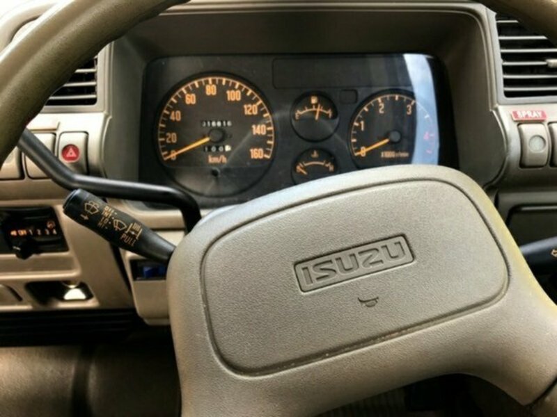 1996 ISUZU NPR300 4x4