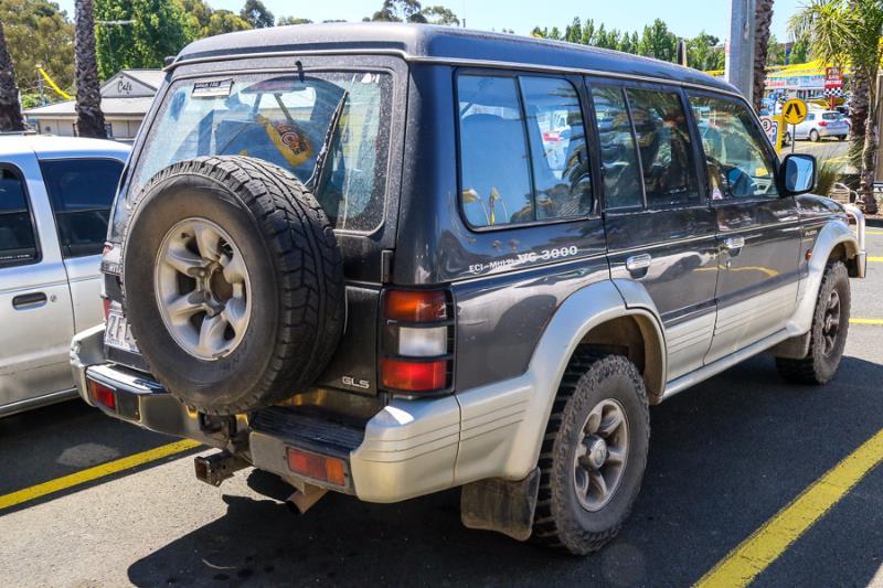 1995 MITSUBISHI PAJERO GLS NJ