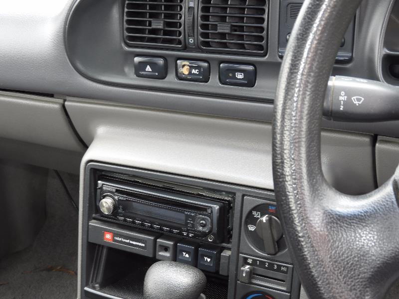 1990 HOLDEN COMMODORE VACATIONER VN