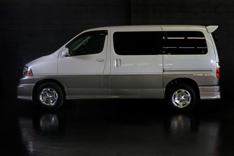 2002 TOYOTA GRAND HIACE