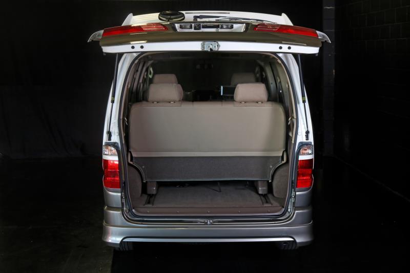 2002 TOYOTA GRAND HIACE