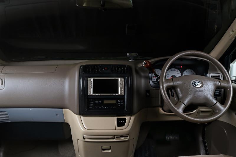 2002 TOYOTA GRAND HIACE