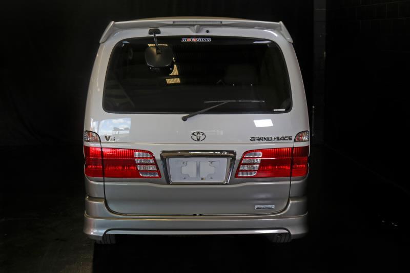 2002 TOYOTA GRAND HIACE