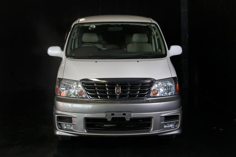 2002 TOYOTA GRAND HIACE
