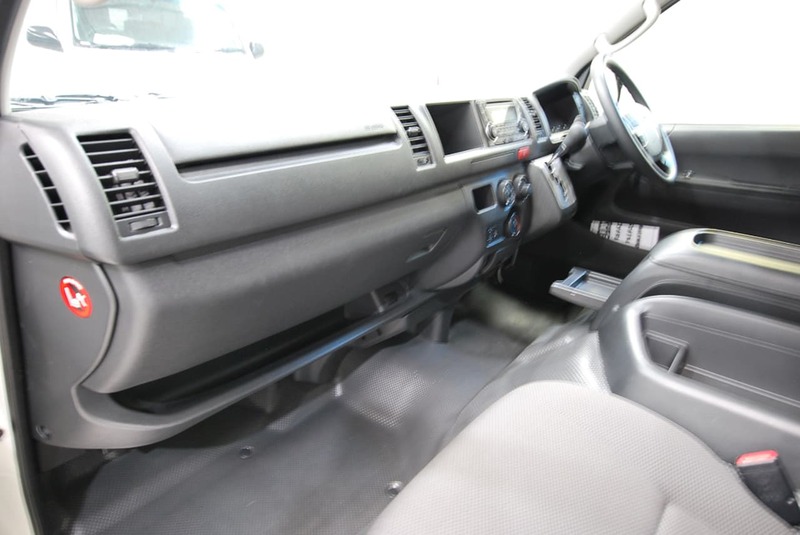 2015 TOYOTA HIACE COMMUTER KDH223R