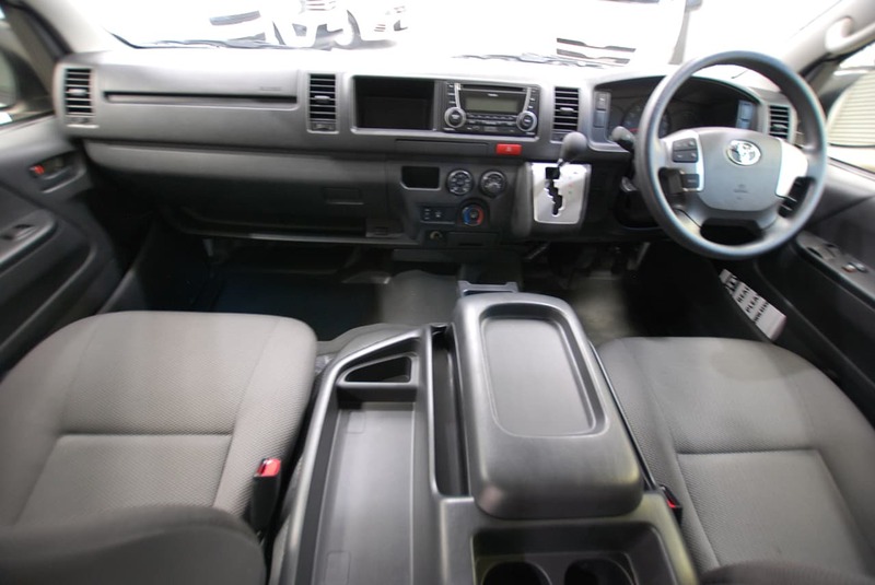 2015 TOYOTA HIACE COMMUTER KDH223R