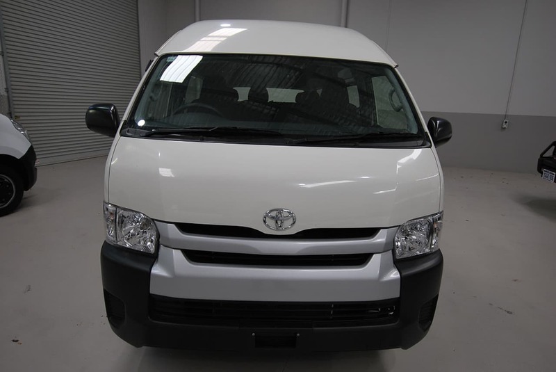 2015 TOYOTA HIACE COMMUTER KDH223R