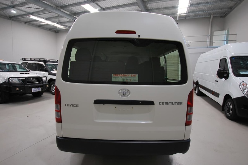 2015 TOYOTA HIACE COMMUTER KDH223R