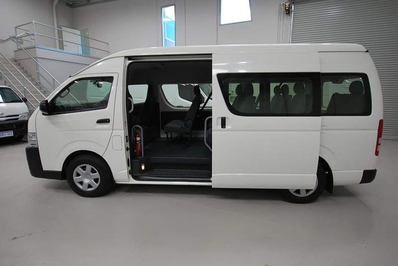 2015 TOYOTA HIACE COMMUTER KDH223R