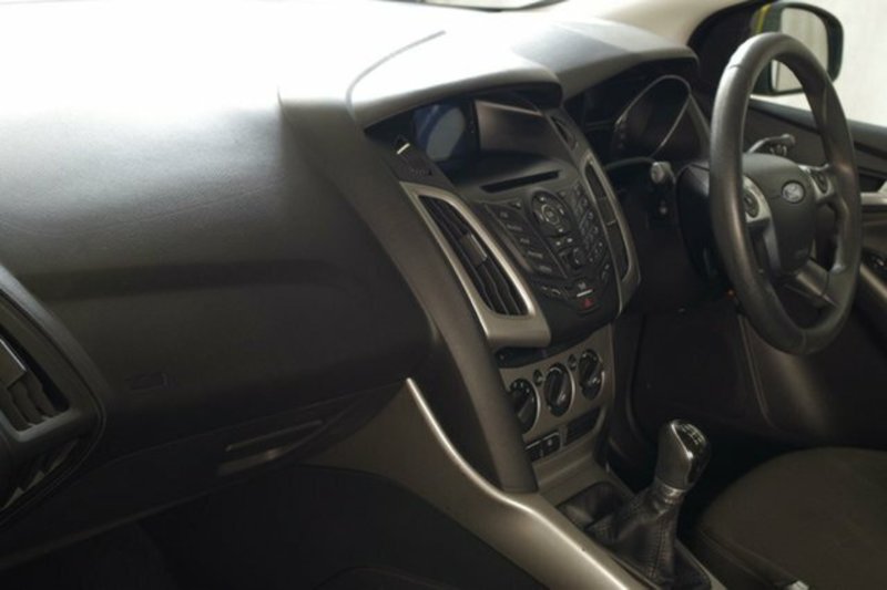 2011 FORD FOCUS TREND LW