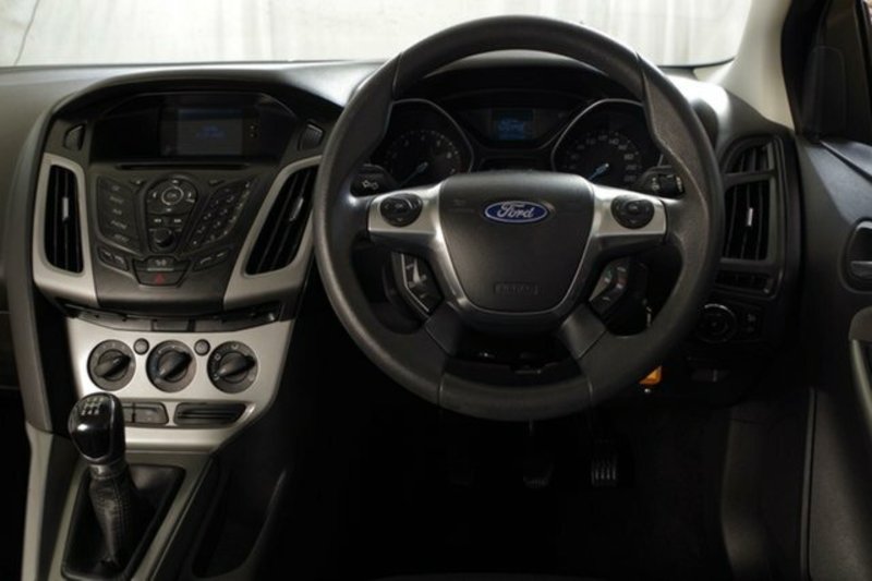 2011 FORD FOCUS TREND LW