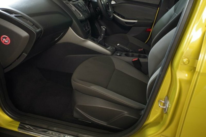 2011 FORD FOCUS TREND LW