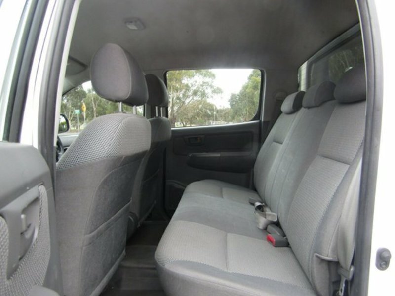 2011 TOYOTA HILUX SR GGN15R MY11 UPGRADE