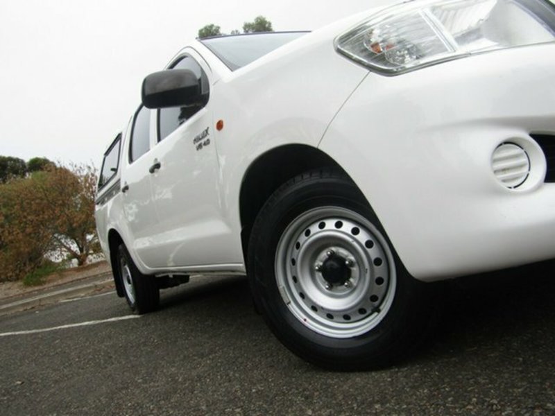 2011 TOYOTA HILUX SR GGN15R MY11 UPGRADE
