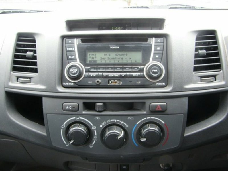 2011 TOYOTA HILUX SR GGN15R MY11 UPGRADE