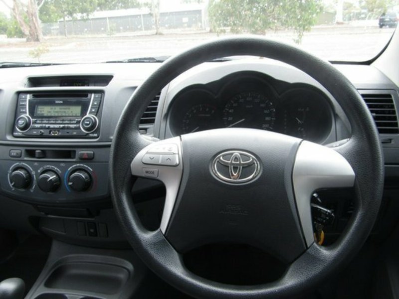 2011 TOYOTA HILUX SR GGN15R MY11 UPGRADE