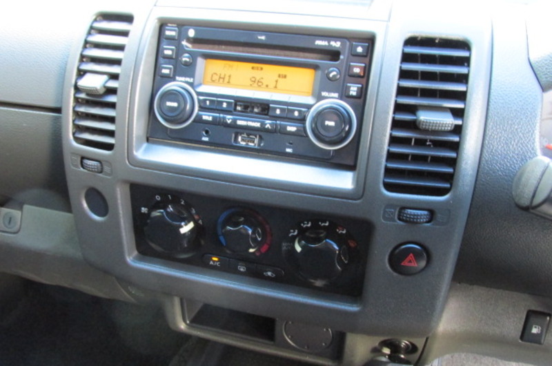 2011 NISSAN NAVARA RX (4x2) D40 MY11