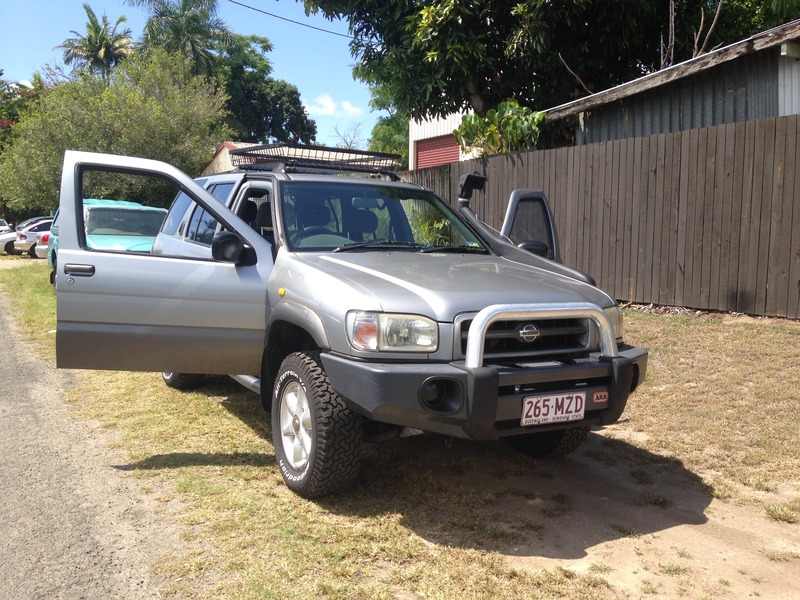 2000 NISSAN PATHFINDER ST (4x4)