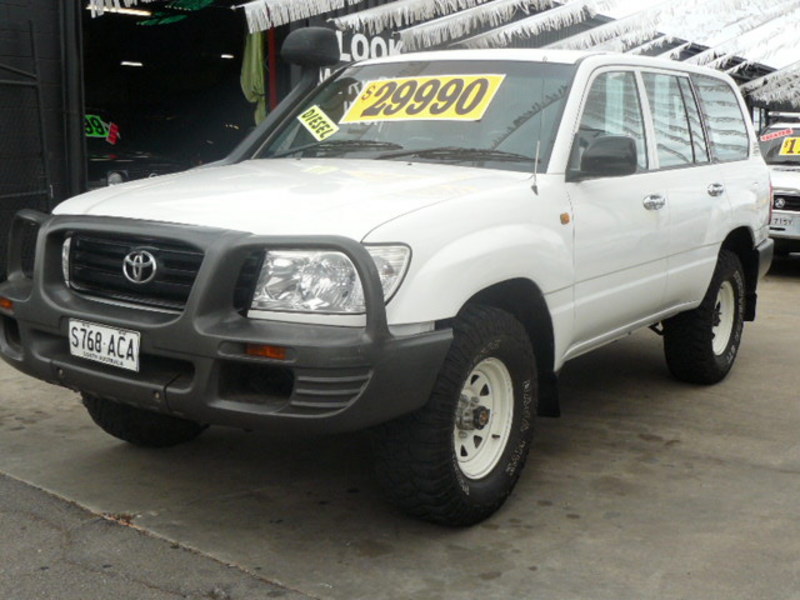 2005 TOYOTA LANDCRUISER STD S768-ACA