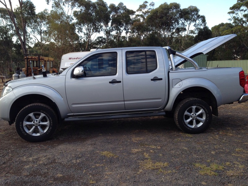 2010 NISSAN NAVARA ST-X (4x4) D40