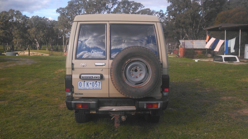 1994 TOYOTA LANDCRUISER (4x4) 11 SEAT HZJ75RV