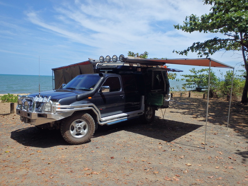 2005 NISSAN NAVARA ST-R (4x4) D22