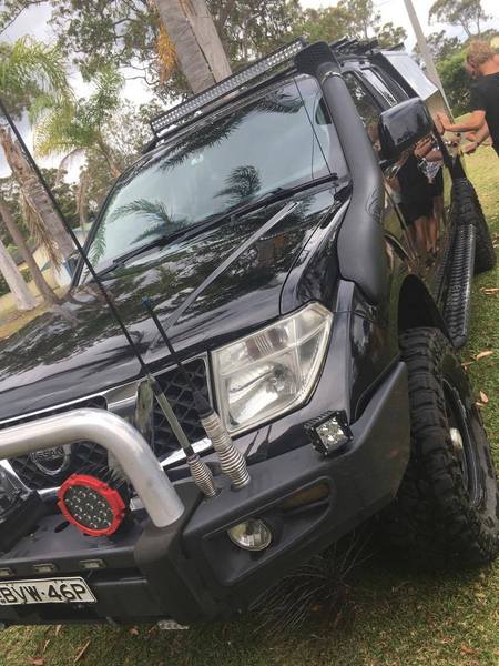 2011 NISSAN NAVARA ST (4x4) D40