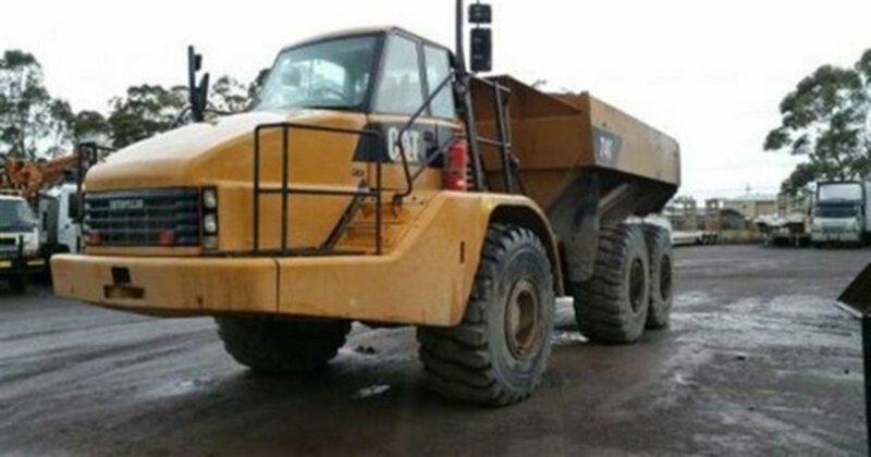 2007 CAT 740