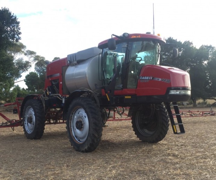 Case IH 4430 Sprayer