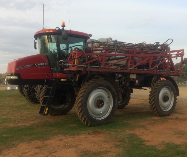 Case IH 4430 Sprayer