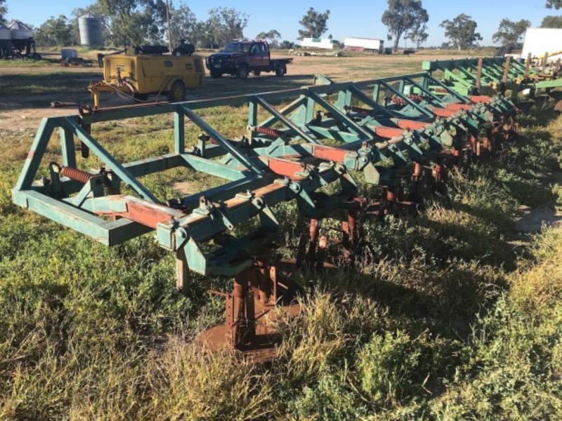 Janke 8 Row tillage Equip