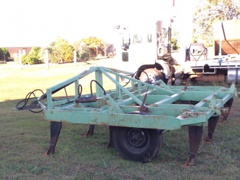 Gessner 12 tyne Tillage Equip