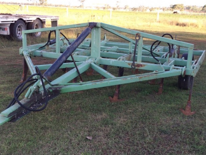 Gessner 12 tyne Tillage Equip