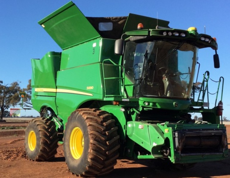 2014 JOHN DEERE S690 HarvesterHeader