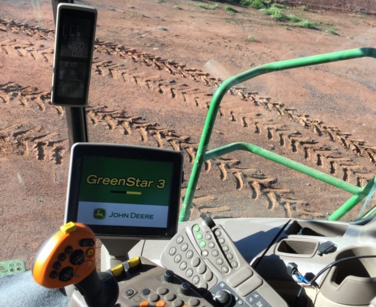 2014 JOHN DEERE S690 HarvesterHeader