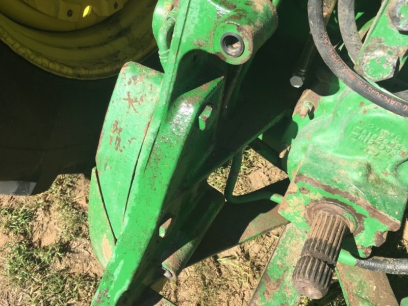 JOHN DEERE 8300 Tractor