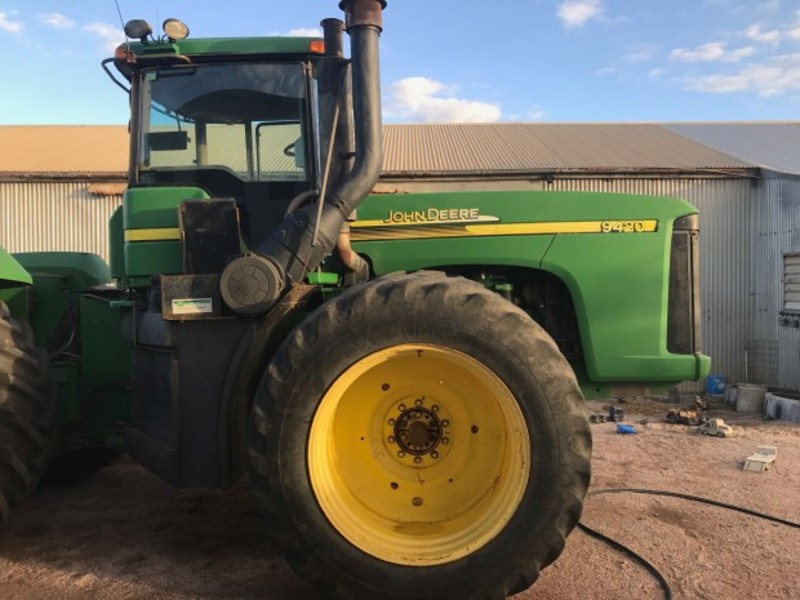 JOHN DEERE 9420 Tractor