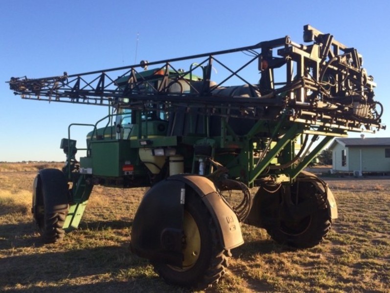 JOHN DEERE 4700 Sprayer