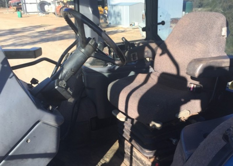NEW HOLLAND 8970 Tractor
