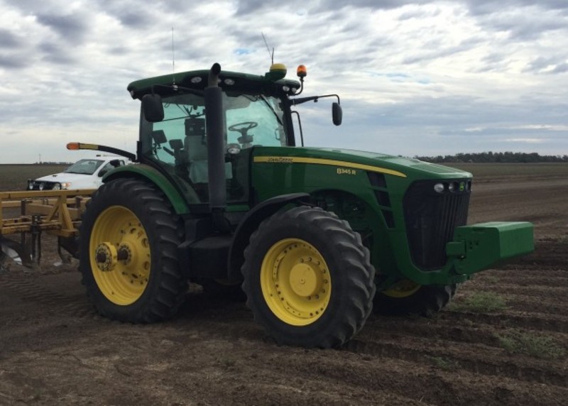 JOHN DEERE 8345R Tractor