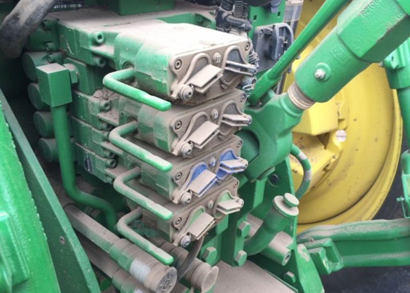 JOHN DEERE 8345R Tractor