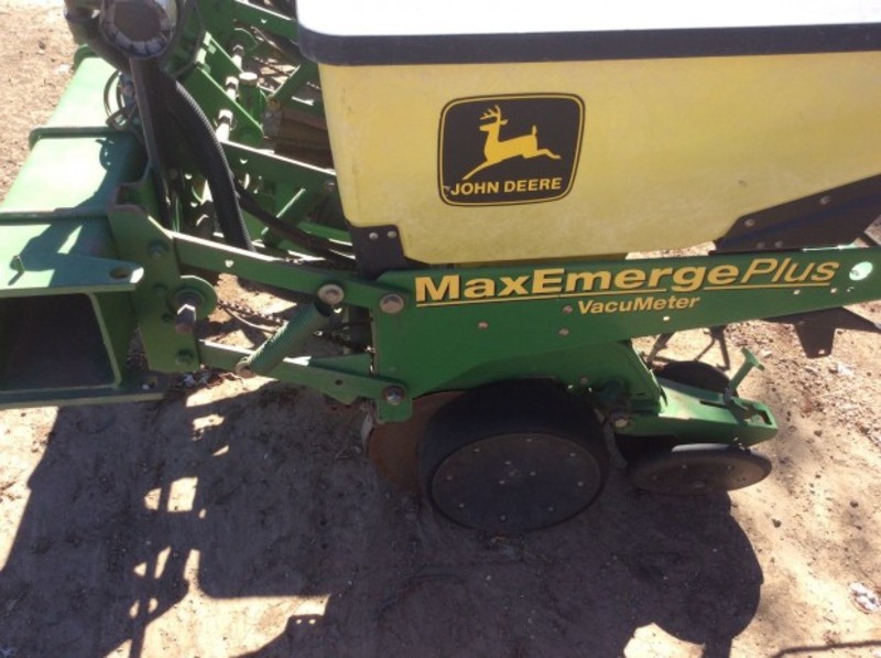 JOHN DEERE 1700 Seeding Planting Equip