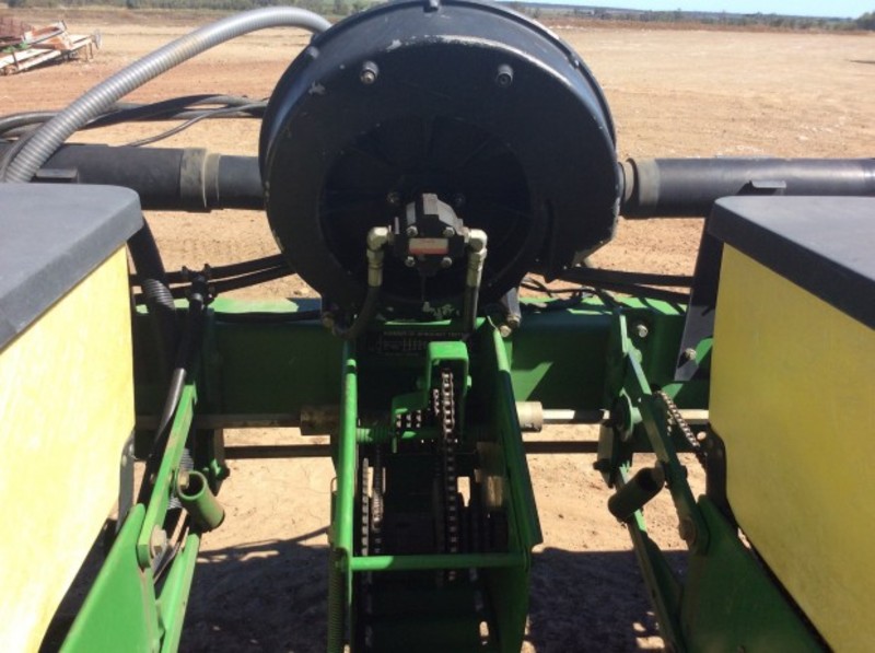 JOHN DEERE 1700 Seeding Planting Equip