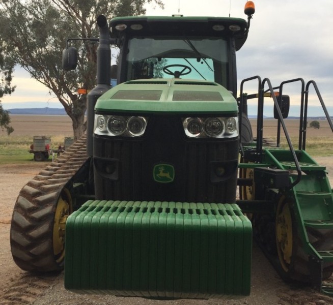 JOHN DEERE 8335RT Tractor