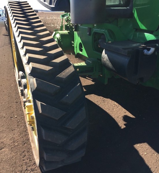 JOHN DEERE 8335RT Tractor