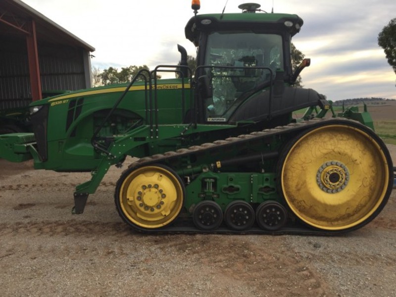 JOHN DEERE 8335RT Tractor