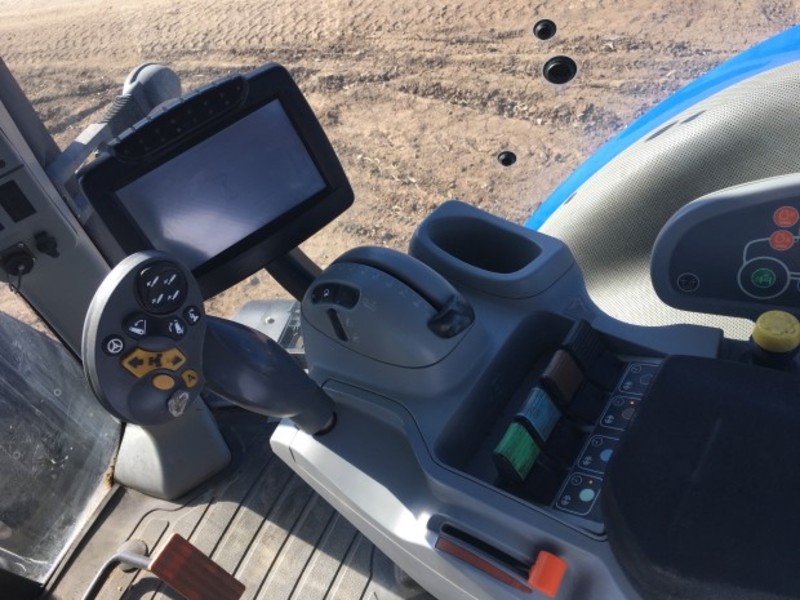 NEW HOLLAND T8.390 Tractor