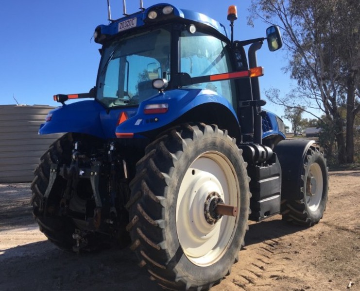 NEW HOLLAND T8.390 Tractor