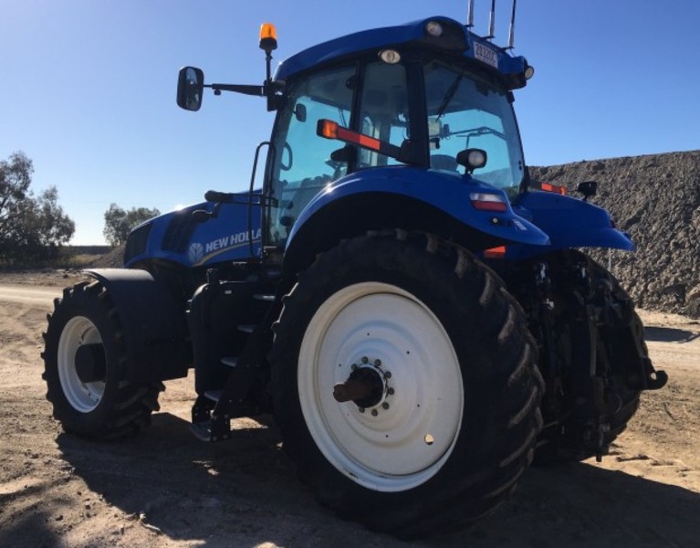 NEW HOLLAND T8.390 Tractor